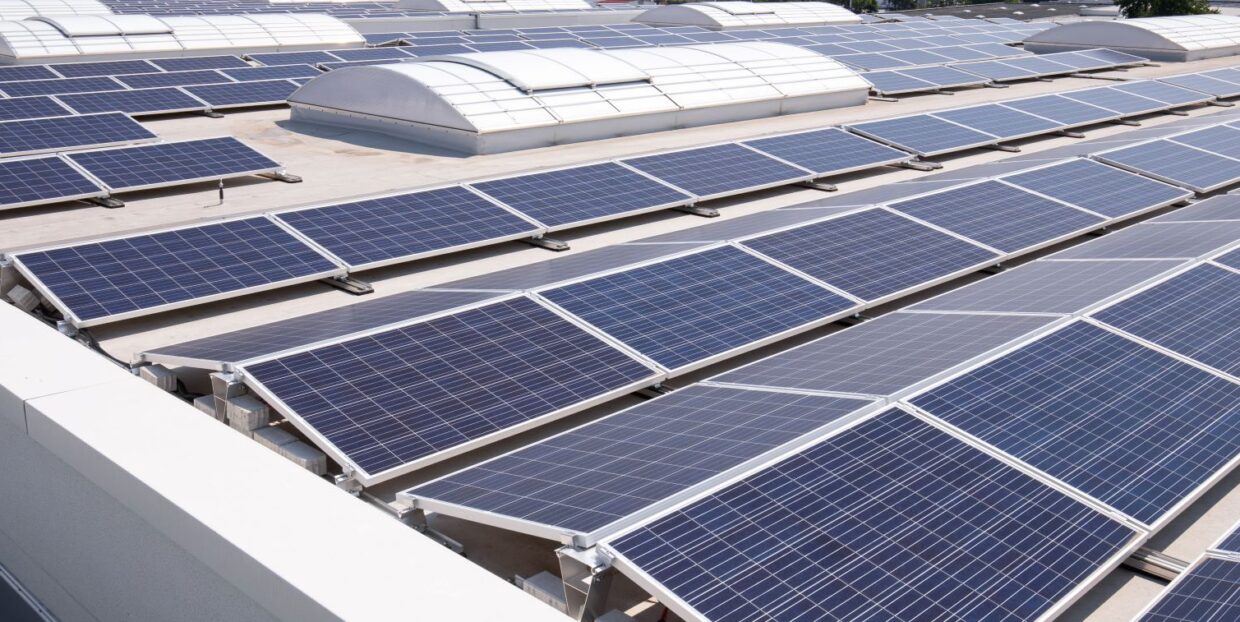 AdobeStock 436533640 geaendert qeo7ld0wtfidza6nr1lac5zg4r0wpryo94472r7fpo - Ihr lokaler Solar-Fachbetrieb